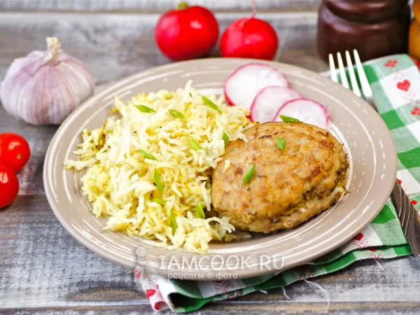 Фото блюда: Рис с котлетами в духовке